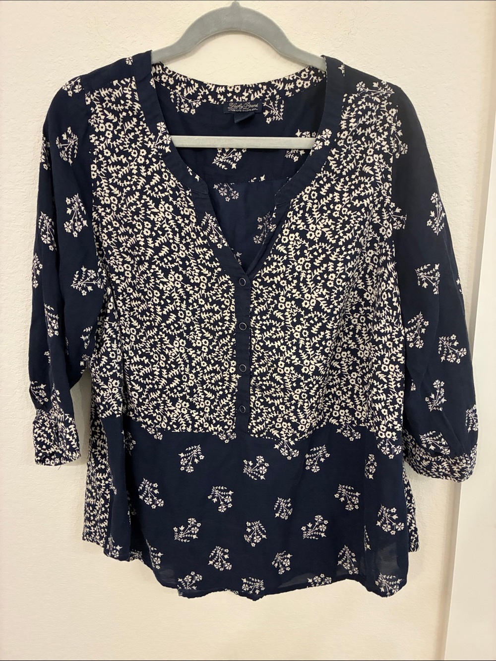 Lucky Brand Boho Floral Mixed‑Print Top – 1X – Navy & Ivory